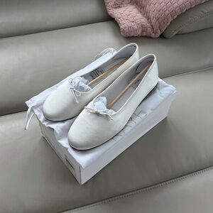 Revolve Raye Estelle Flat